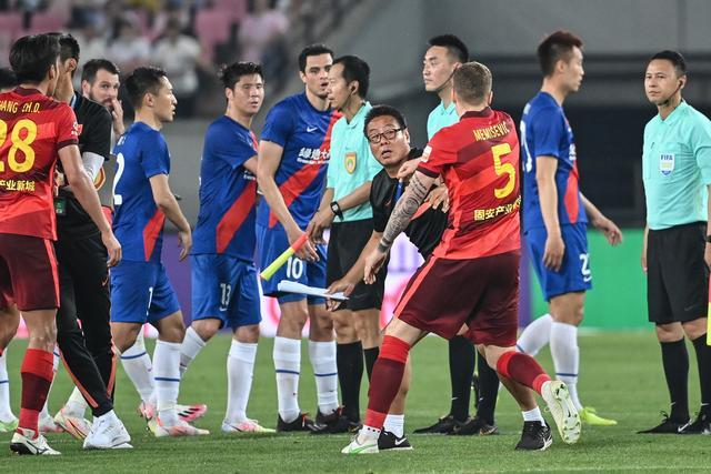 赚麻了！巴黎1.32亿卖乌加特等3人，2.56亿签K77杜埃等5人欧冠2连